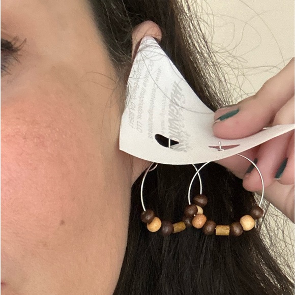 🆕♥️hOmEmAdE w/LÖVE= jEwLeRy🏹BoHeMiAn
»-» BeAdEd wOoDeN HoOpS+sTrEtChY bRaClEt - Picture 7 of 14